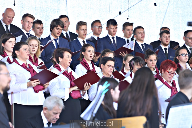 Koronacja obrazu Matki Bożej Królowej Rodzin w Chorzelowie