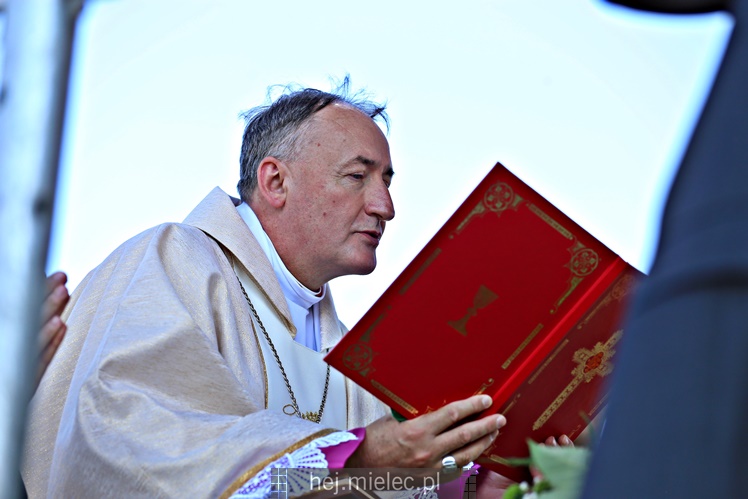 Koronacja obrazu Matki Bożej Królowej Rodzin w Chorzelowie