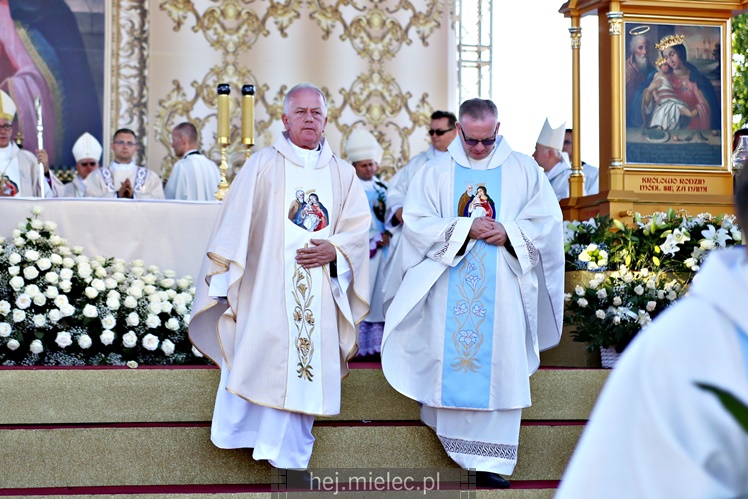 Koronacja obrazu Matki Bożej Królowej Rodzin w Chorzelowie