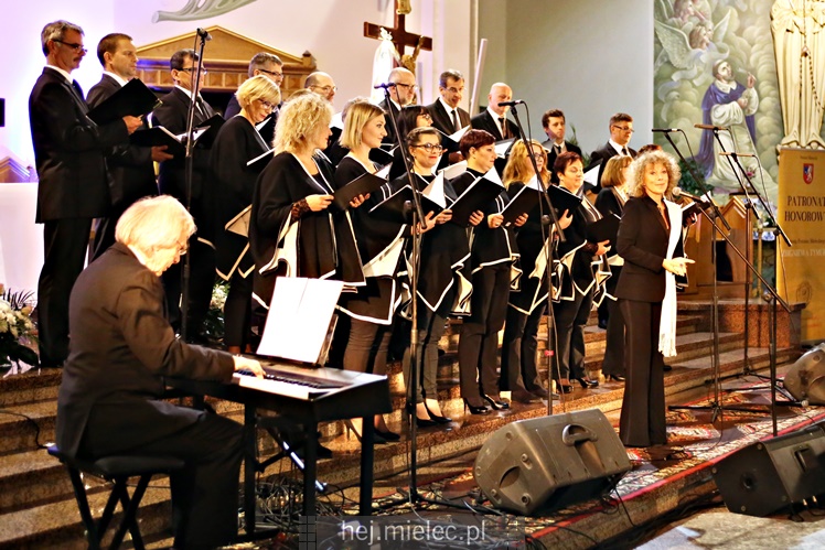 Koncert Alicji Majewskiej, Włodzimierza Korcza i Strzyżowskiego Chóru Kameralnego