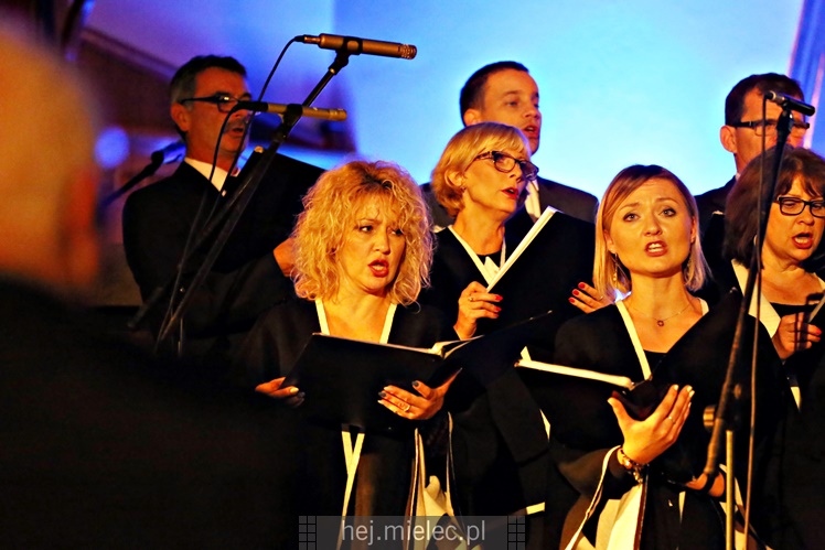 Koncert Alicji Majewskiej, Włodzimierza Korcza i Strzyżowskiego Chóru Kameralnego