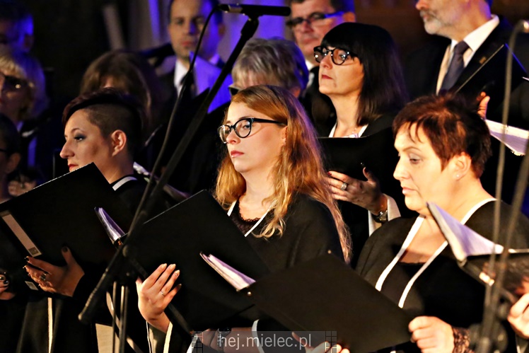 Koncert Alicji Majewskiej, Włodzimierza Korcza i Strzyżowskiego Chóru Kameralnego