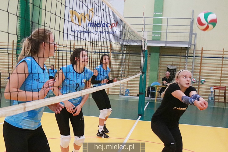 Towarzyski mecz Szóstki Mielec