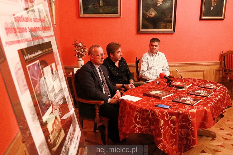 ?Pozdrowienie z Mielca? czyli starych pocztówek czar: spotkanie autorskie