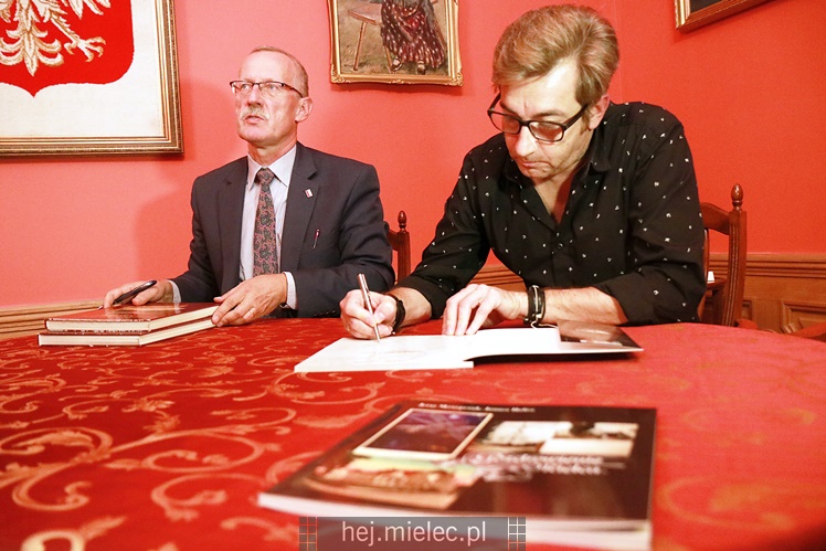 ?Pozdrowienie z Mielca? czyli starych pocztówek czar: spotkanie autorskie