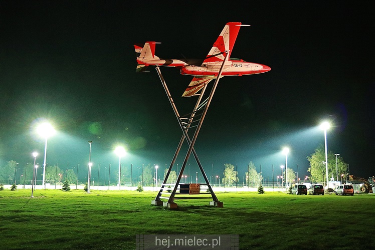 Test oświetlenia i pomiary boisk na błoniach