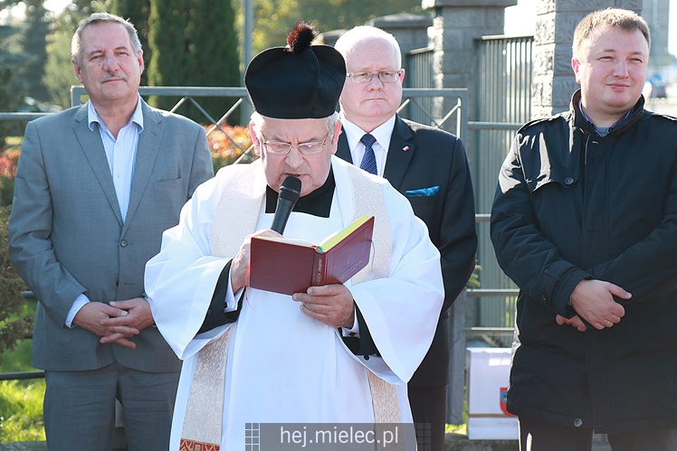 Otwarcie i poświęcenie zmodernizowannych dróg na Strefie