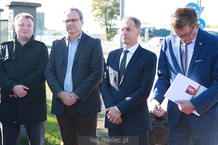 Otwarcie i poświęcenie zmodernizowannych dróg na Strefie