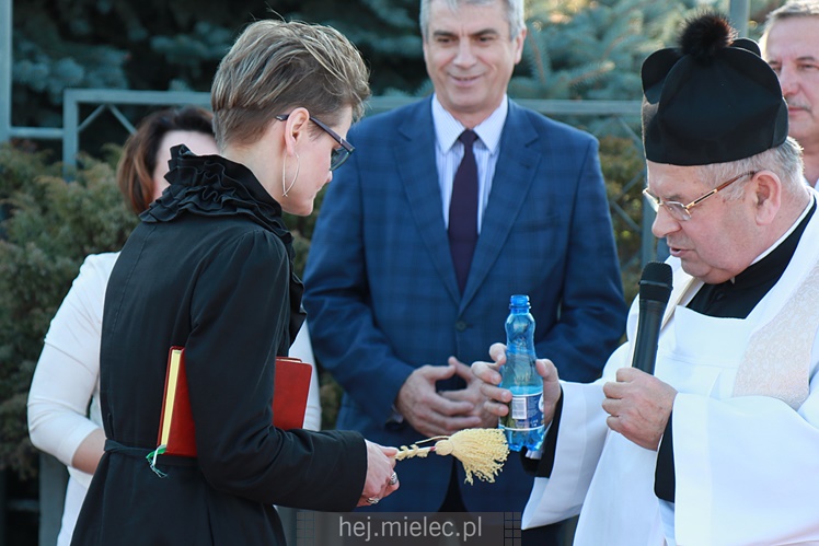 Otwarcie i poświęcenie zmodernizowannych dróg na Strefie
