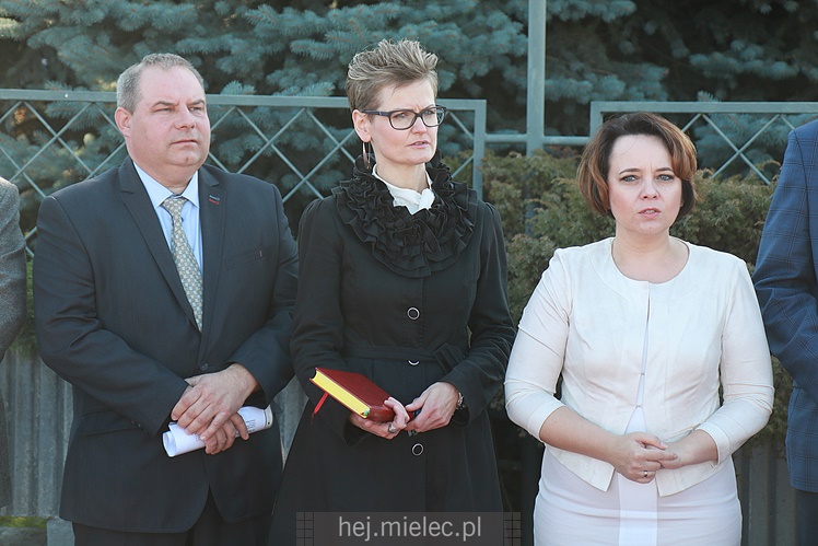 Otwarcie i poświęcenie zmodernizowannych dróg na Strefie