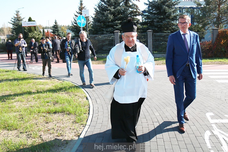 Otwarcie i poświęcenie zmodernizowannych dróg na Strefie