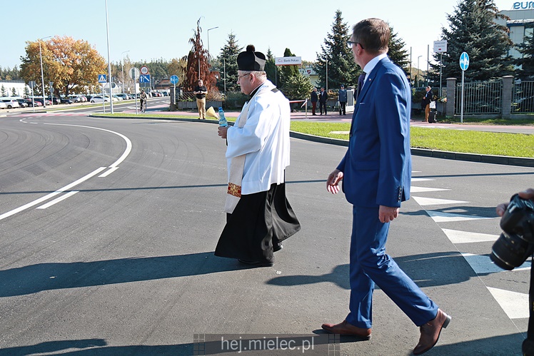 Otwarcie i poświęcenie zmodernizowannych dróg na Strefie