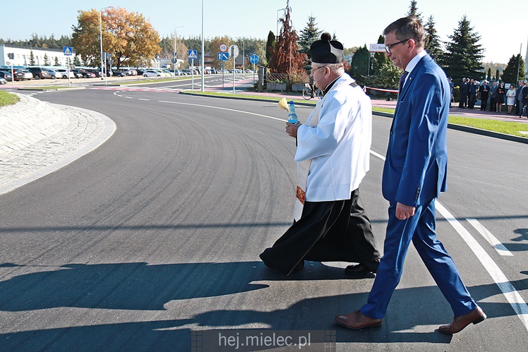 Otwarcie i poświęcenie zmodernizowannych dróg na Strefie