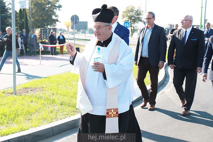 Otwarcie i poświęcenie zmodernizowannych dróg na Strefie