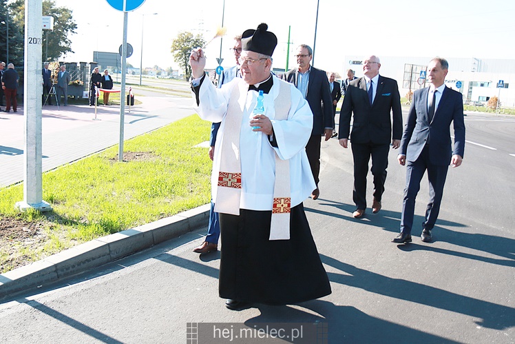 Otwarcie i poświęcenie zmodernizowannych dróg na Strefie
