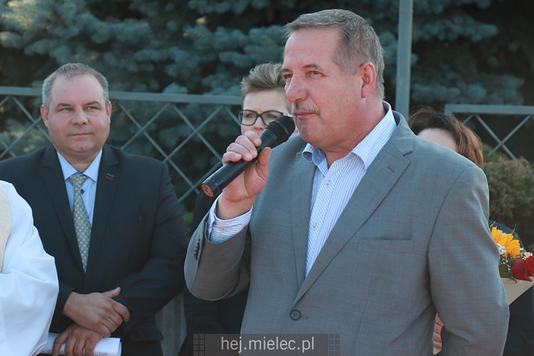 Otwarcie i poświęcenie zmodernizowannych dróg na Strefie