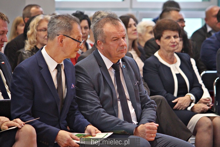Otwarcie sali gimnastycznej i jubileusz 60-lecia SP3