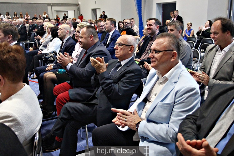 Otwarcie sali gimnastycznej i jubileusz 60-lecia SP3