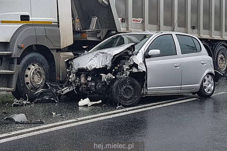 Wypadek drogowy w Rzemieniu