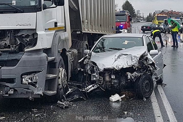 Wypadek drogowy w Rzemieniu
