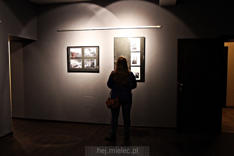 Wernisaż wystawy ?Fotografowie wojny? w Jadernówce