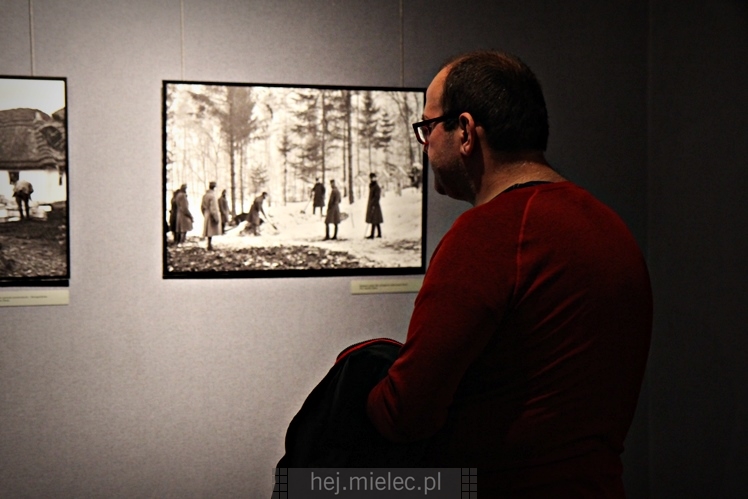Wernisaż wystawy ?Fotografowie wojny? w Jadernówce