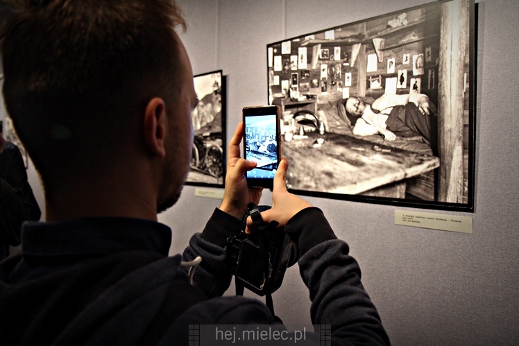 Wernisaż wystawy ?Fotografowie wojny? w Jadernówce