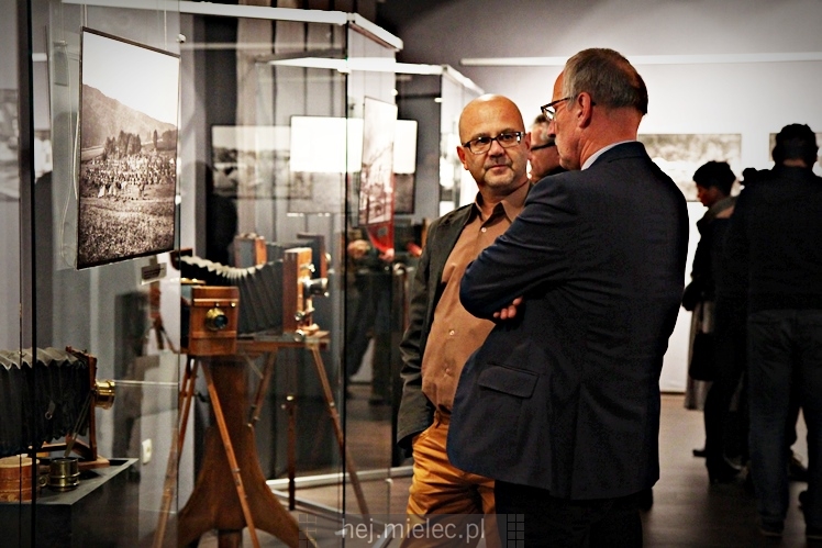 Wernisaż wystawy ?Fotografowie wojny? w Jadernówce