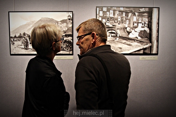 Wernisaż wystawy ?Fotografowie wojny? w Jadernówce