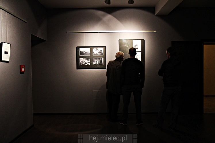 Wernisaż wystawy ?Fotografowie wojny? w Jadernówce