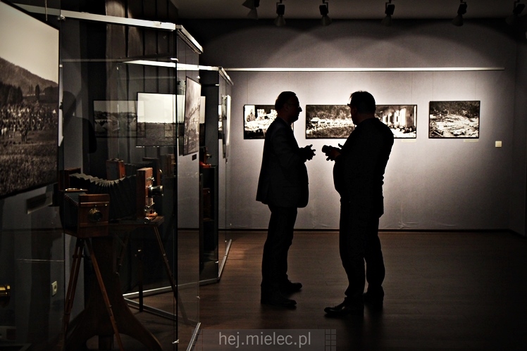 Wernisaż wystawy ?Fotografowie wojny? w Jadernówce