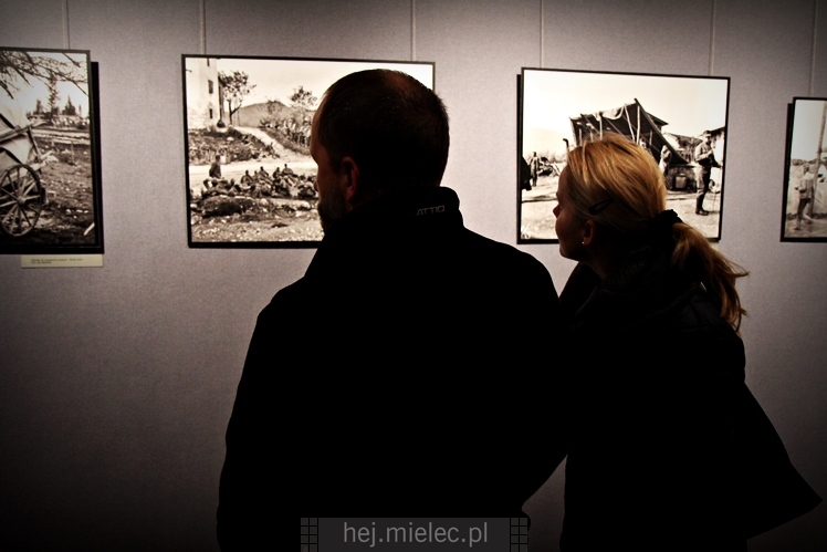 Wernisaż wystawy ?Fotografowie wojny? w Jadernówce