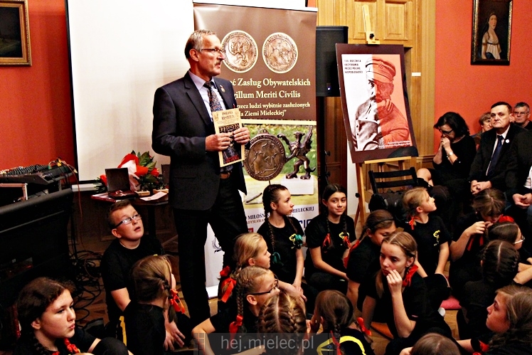 Śpiewanki Patriotyczne i wręczenie Pieczęci Zasług Obywatelskich