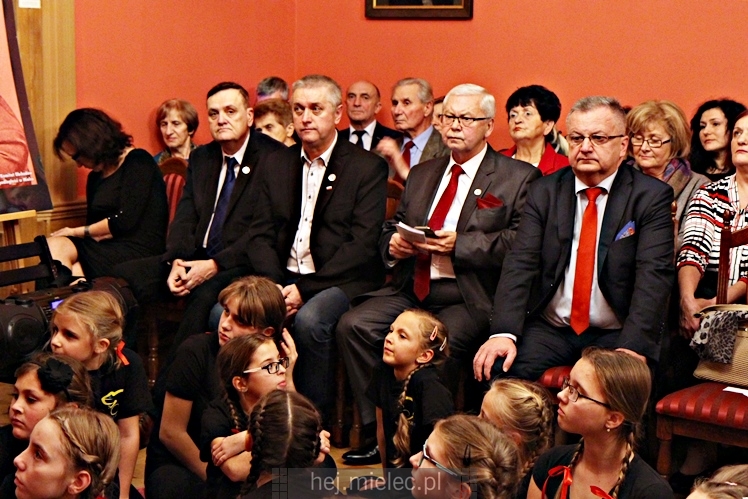 Śpiewanki Patriotyczne i wręczenie Pieczęci Zasług Obywatelskich