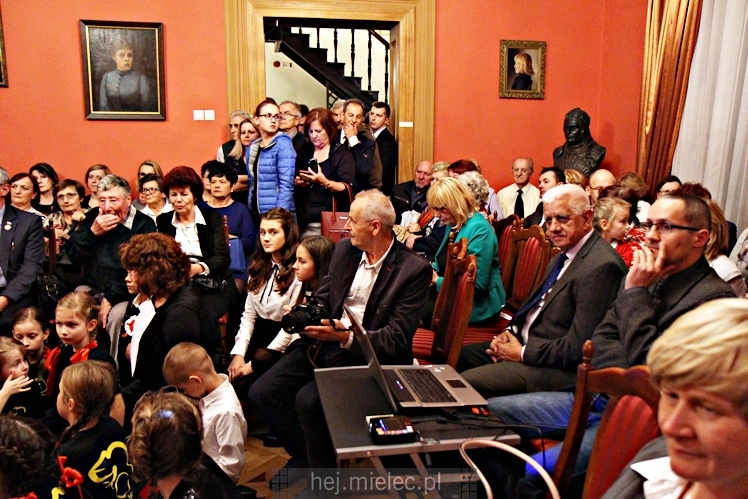 Śpiewanki Patriotyczne i wręczenie Pieczęci Zasług Obywatelskich