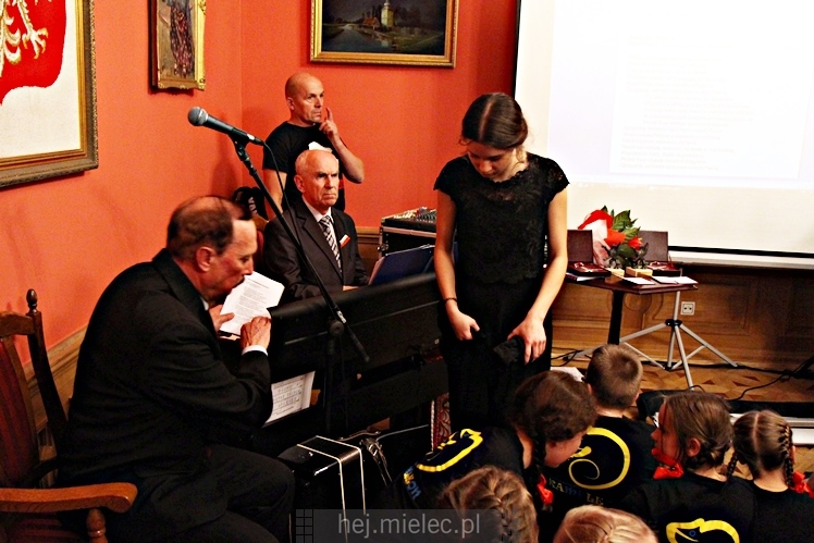 Śpiewanki Patriotyczne i wręczenie Pieczęci Zasług Obywatelskich