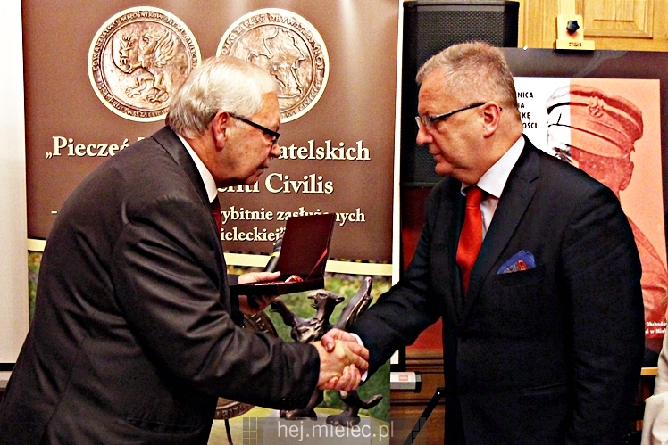 Śpiewanki Patriotyczne i wręczenie Pieczęci Zasług Obywatelskich