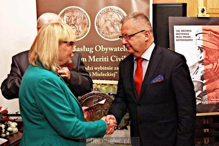 Śpiewanki Patriotyczne i wręczenie Pieczęci Zasług Obywatelskich