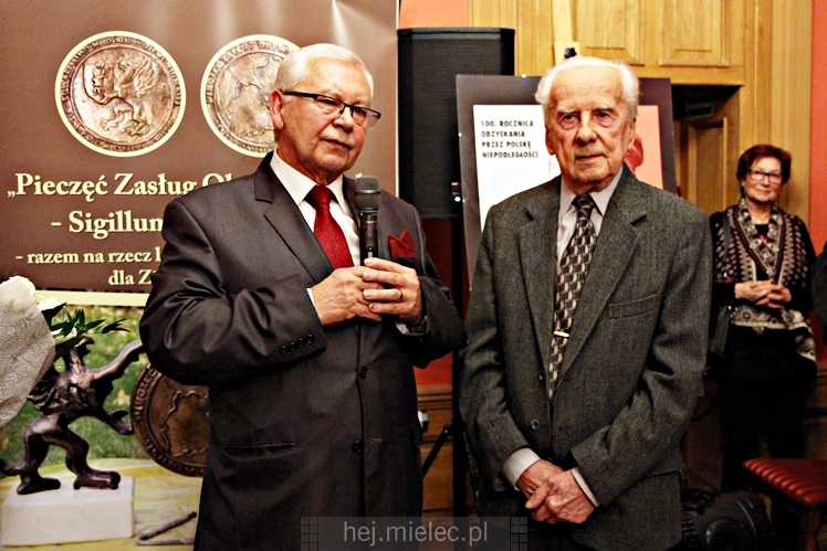 Śpiewanki Patriotyczne i wręczenie Pieczęci Zasług Obywatelskich