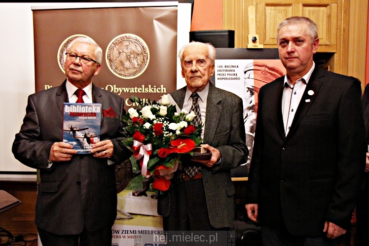 Śpiewanki Patriotyczne i wręczenie Pieczęci Zasług Obywatelskich