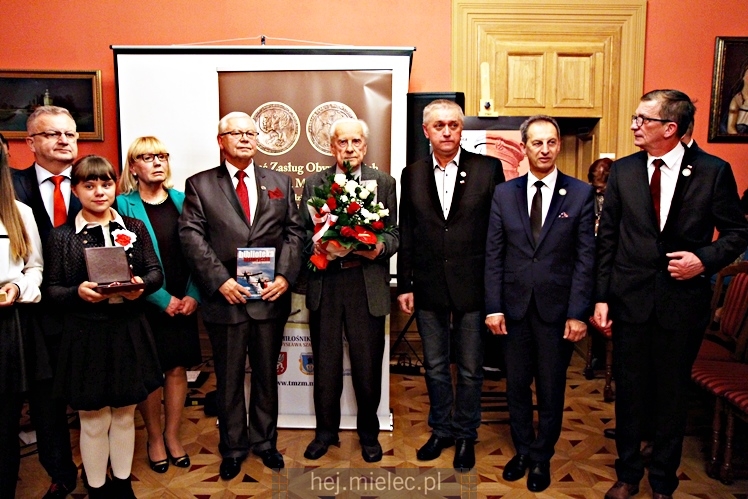 Śpiewanki Patriotyczne i wręczenie Pieczęci Zasług Obywatelskich