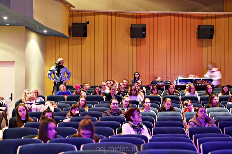 XI Festiwal Tańca Współczesnego: Kontrasty ? CZĘŚĆ I