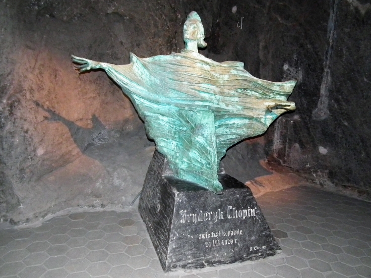 Mielczanie na wycieczce patriotyczno-obywatelskiej szlakiem bohaterów narodowych