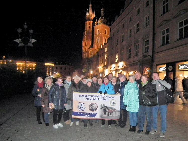 Mielczanie na wycieczce patriotyczno-obywatelskiej szlakiem bohaterów narodowych