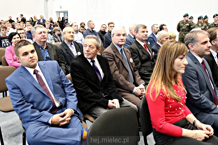 Nowa sala gimnastyczna otwarta na 50-lecie Technikum Elektrycznego