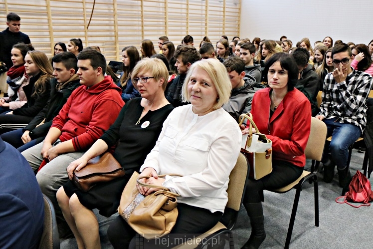 Nowa sala gimnastyczna otwarta na 50-lecie Technikum Elektrycznego