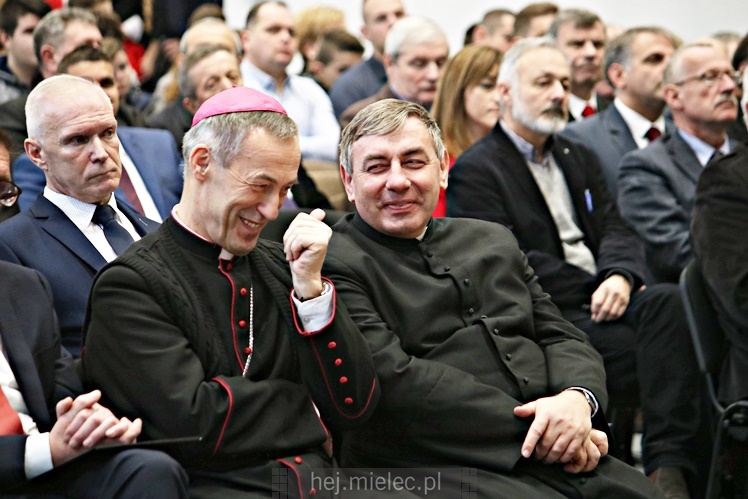 Nowa sala gimnastyczna otwarta na 50-lecie Technikum Elektrycznego