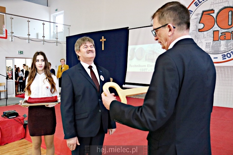 Nowa sala gimnastyczna otwarta na 50-lecie Technikum Elektrycznego