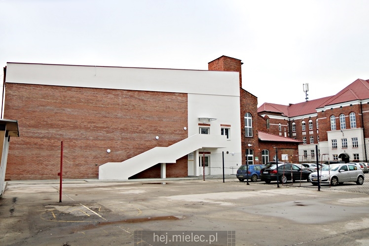 Nowa sala gimnastyczna otwarta na 50-lecie Technikum Elektrycznego