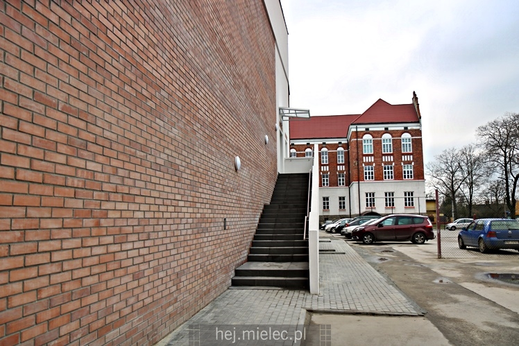 Nowa sala gimnastyczna otwarta na 50-lecie Technikum Elektrycznego